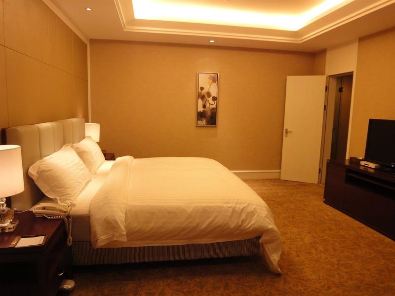 New Era Hotel Kunming Exterior foto